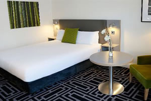 Maldron Hotel Dublin Airport bedroom